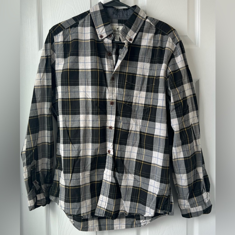 American Eagle Plaid Button Down Shirt